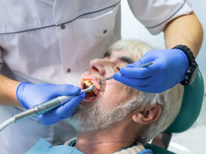 próteses dentárias